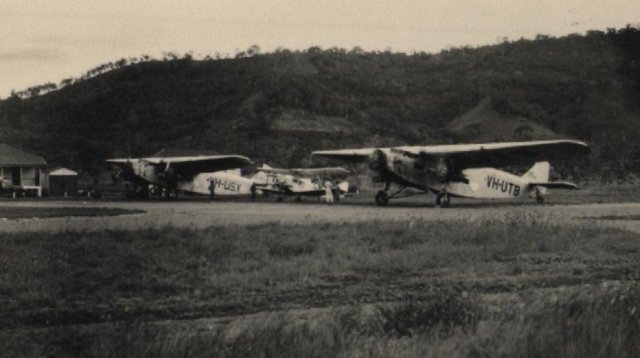 ford trimotor vh-usx and vh-utb